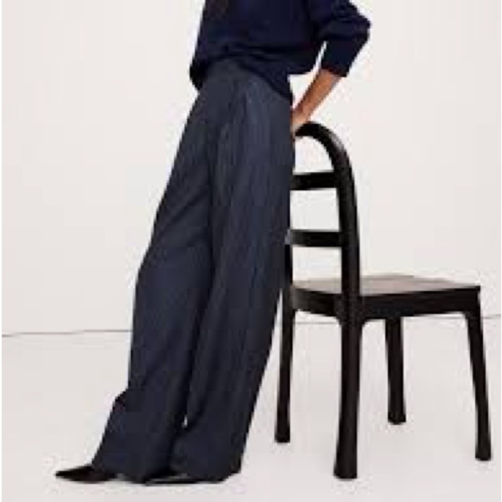 Banana Republic Siena Italian Wool Wide-Leg Pants in Navy